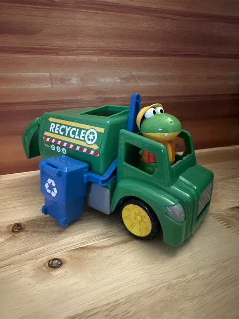 Ryan's World Gummy Gator Ryan's World Recycling Truck Toy With Gus