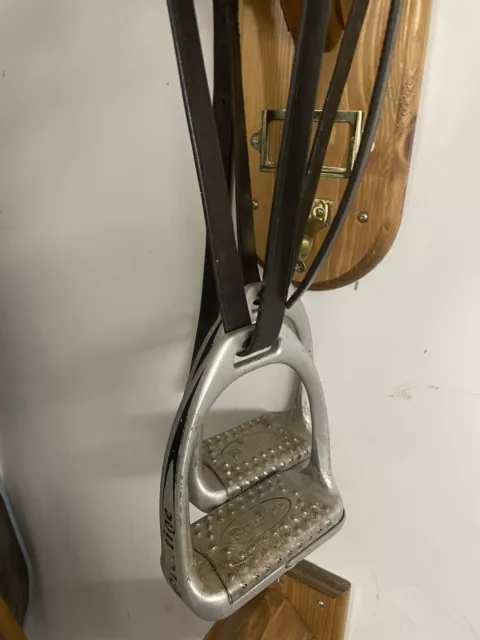 Prestige Stirrup Irons And Black Leathers - Pair