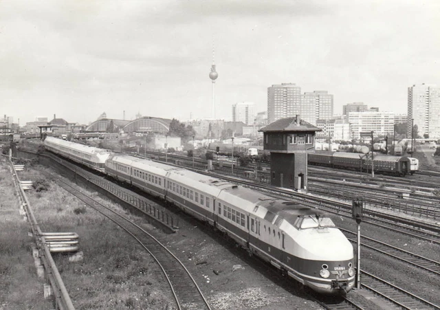 Org. Foto 11X15 Verbrennungstriebwagen Der Baureihe 175 Bhf Bln Ostbhf (G2983)