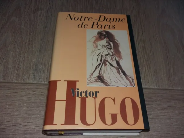 Notre Dame De Paris / Victor Hugo