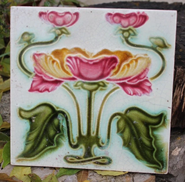 ancien carreau a décor art nouveau