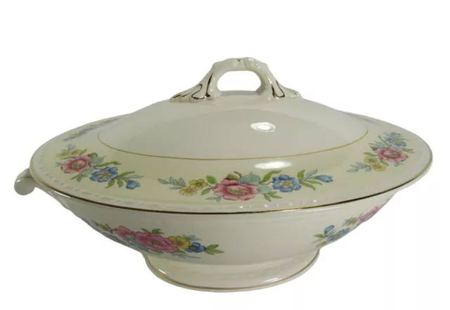 Homer Laughlin Eggshell Georgian Bombay Covered Vegetable Serving Bowl