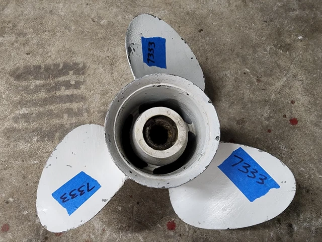 Aluminum 13 1/4" X 15P Mercury Propeller, 4.25" Gearcase, 15 Spline, P7333 Aluminum 13 1/4" X 15P Mercury Propeller, 4.25" Gearcase, 15 Spline, P7333