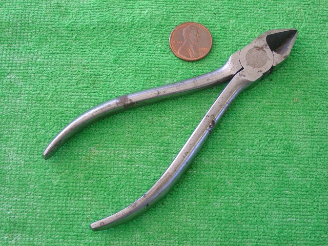 VINTAGE KRAEUTER PLIERS No.5601 = 4-1/2" PLIERS DIAGONAL CUTTERS MADE IN USA