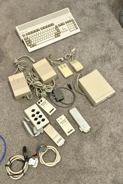 Commodore Computer collection Amiga 1200, C64, 1010, 1541, 1571, Accessories