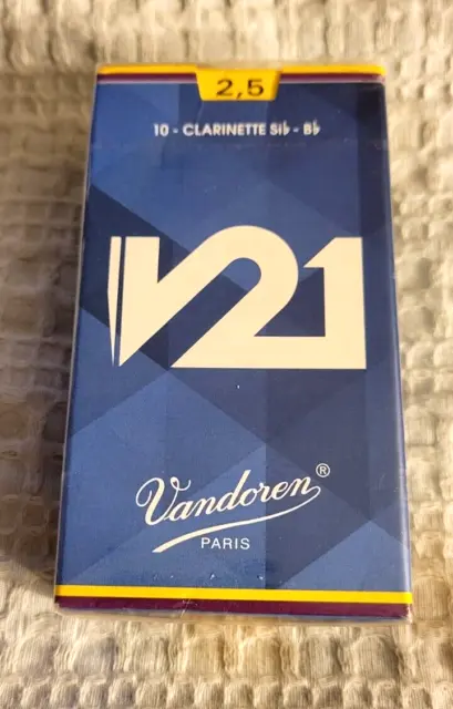 NEW! Vandoren V21 Bb Clarinet Reeds 10pk Strength 2.5 - CR8025