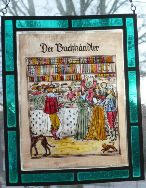 S001 – Glasmalerei-Fensterbild „Der Buchhändler“, Bleiverglasung, Fa Bernhardt?