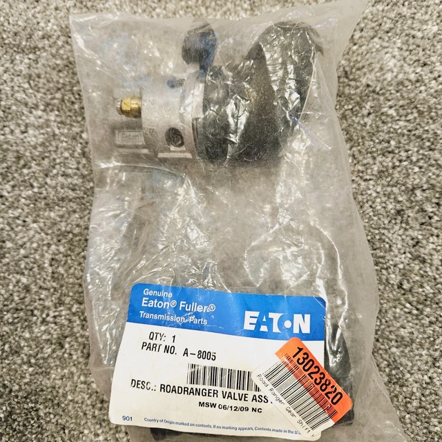 Eaton Fuller A-8005 Roadranger Valve Assembly Transmission Manual Knob A8005 New