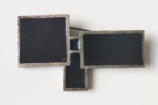 Broche Feuille En Métal Argenté Avec Perle Signée