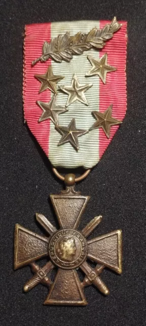 E19A*) (REF1541) Médaille militaire croix DE GUERRE des TOE French medal