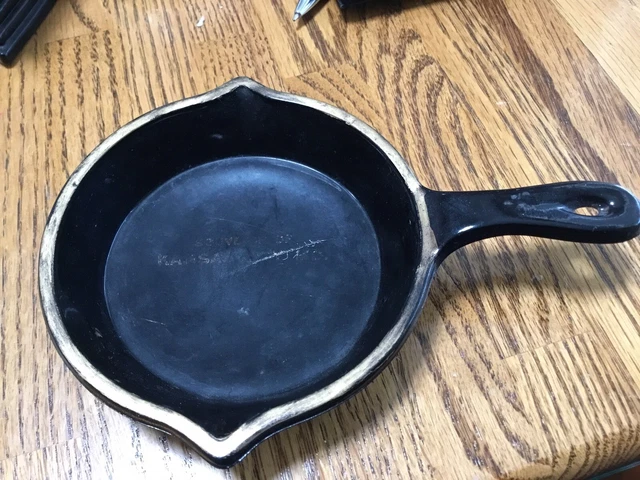 Vintage black amethyst 4 and 1/2”  fry pan souviner of Kansas City