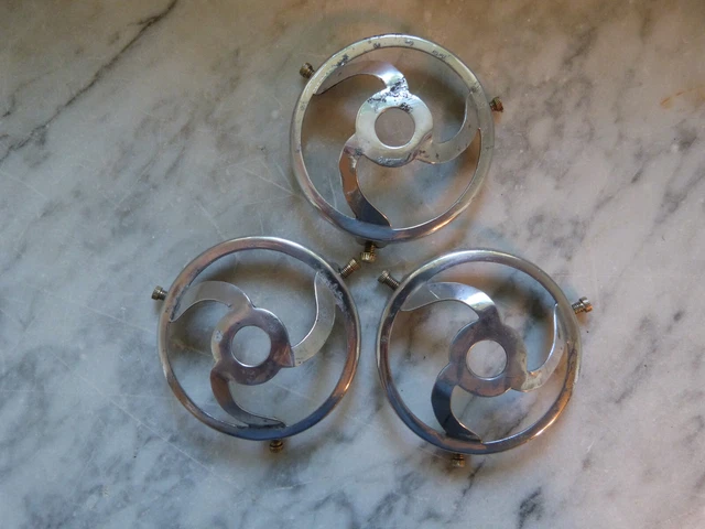 Trois Griffes Pour Abat Jour En Aluminium. Griffe.