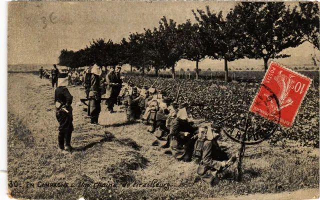 CPA AK Military - In Champagne - A Chain of Tirailleurs (698580)