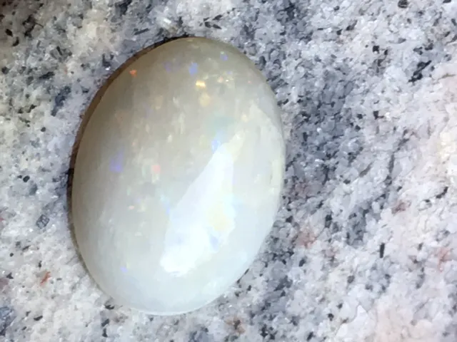 AUSTRALIAN OPAL. SOLID WHITE. NATURAL AND UNTREATED. 16x12x4mm