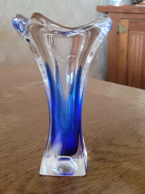 Vase transparent-blau, Bleikristall, ca. 18x7,5x7,5 cm