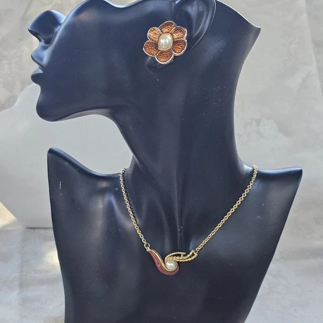Collier Pendentif Fleur En émail Vert Pilgrim Design Danois - Métal Argenté, Occasion En Bon état, Bijou Design Vintage
