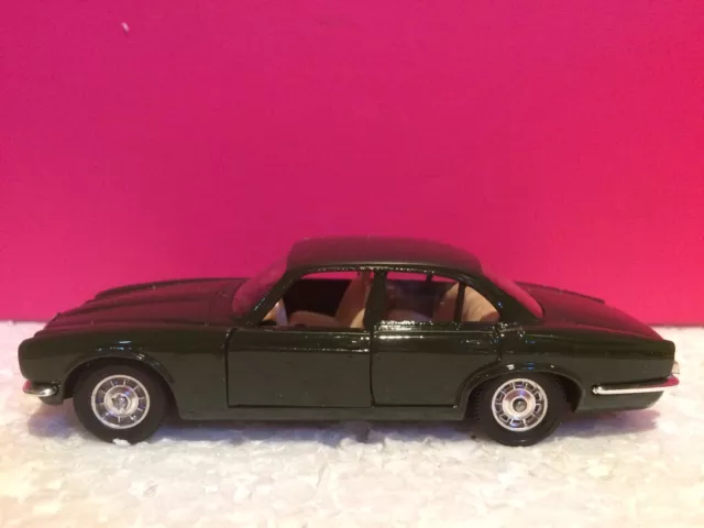 Solido Superbe Jaguar Xj12 Neuf En Boite 1/43 H8