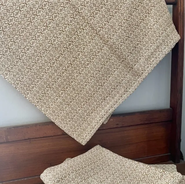 New Primitive Colonial CREAM MUSTARD COVERLET TABLE SQUARE Woven Tablecloth 34"