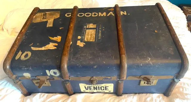 Maleta de vapor retro vintage con bandas de madera baúl mesa de equipaje - exhibición de utilería