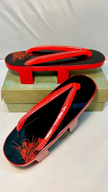 Vtg Japanese Traditonal Geta Wooden Black Lacquered Floral Clogs