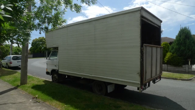 1987 Mazda t3500 furniture truck.Runs perfectly,3.5 ltr engine .