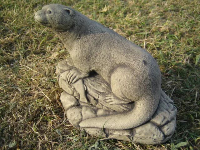 Otter with fish stone garden ornament | Many more ornaments in my shop!