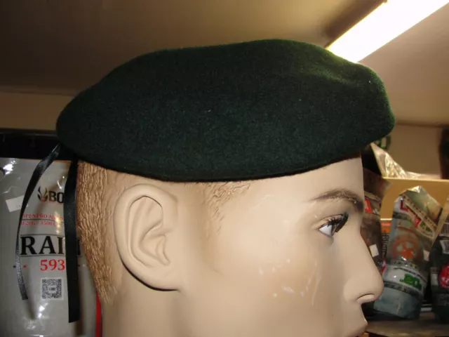 Béret vert t. 61 des Fusiliers Commandos de Marine avec insigne / Neuf / FusCo 3