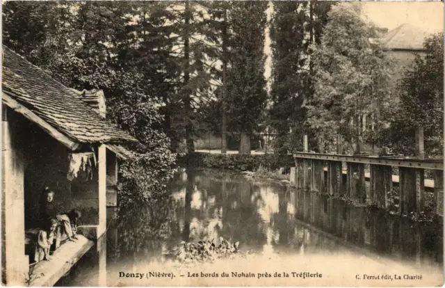 CPA DONZY Les Bords du NOHAIN Nievre (100433)