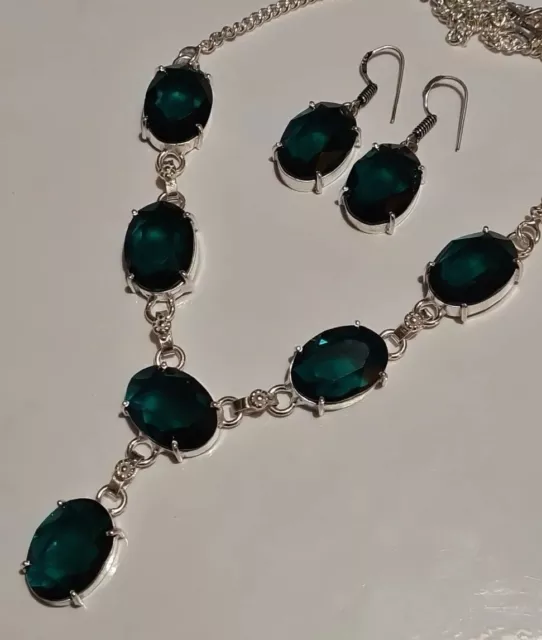 Green Quartz 925 Earring And Necklace Set. Very pretty (2232)