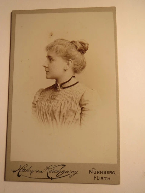 Nürnberg & Fürth - junge schöne Frau im Kleid - Portrait / CDV