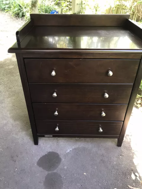 Nappy change table/chest of drawers