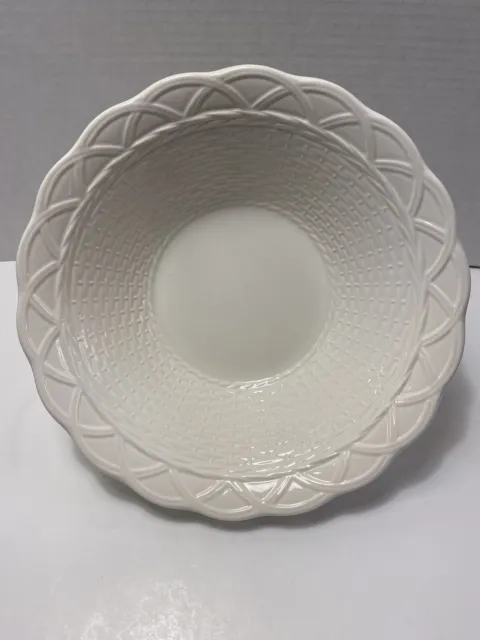 Mikasa Country Manor FF001 White 10 1/4” Serving Bowl - Excellent! Basketweave