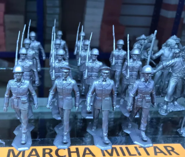 Marx Toys Recast 54 Mm Marching Soldiers Playset- 16 Figures-Grey