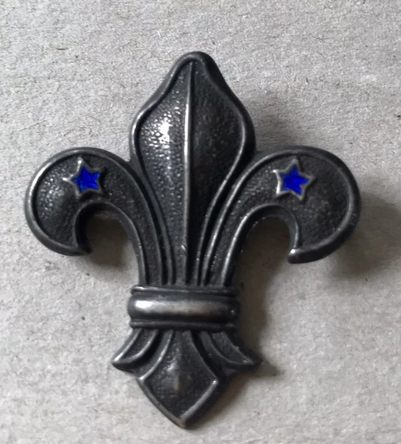 WW2 1940 SCOUTS Women Worker Sliver fleur de lys hat badge £10.50