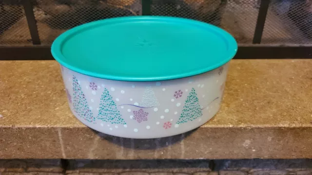 TUPPERWARE CHRISTMAS WINTER Cookie Snack Canister 9.5 Cup #3421 One Touch  green $12.99 - PicClick