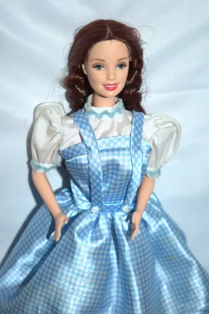 VINTAGE MATTEL 1999 Barbie, The Wizard Of Oz Talking Dorothy Doll ...
