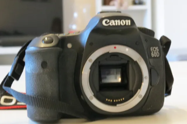 Canon EOS 60D DSLR Kamera Nur Gehäuse - nicht viele Auslösungen - super Kamera