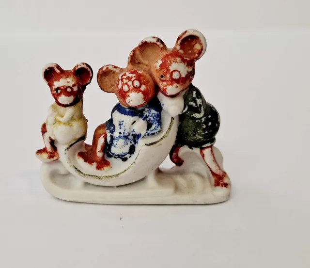 Vintage Antique Bisque Ceramic Mini Figurine Xmas Cake Decoration Mouse Family