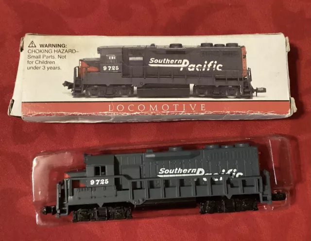 NEW ~ Open Box Southern Pacific Lines 4.5” locomotive Train Engine #9725 Vintage