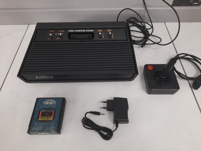 8 jeux 1 manette d'origine et câbles Console ATARI 2600 testée N°7293 
