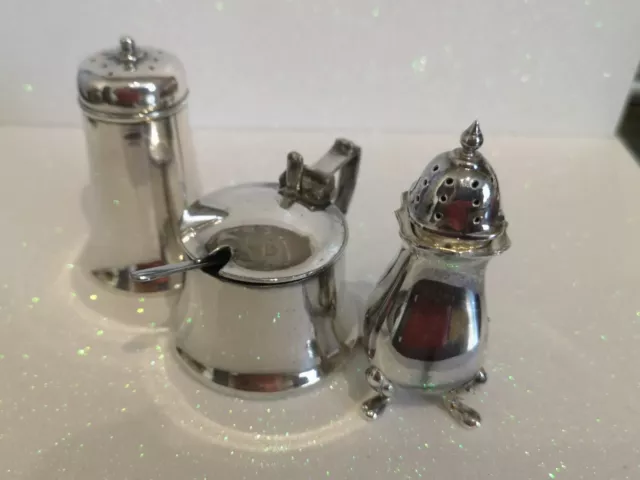 Set Of 3 Silver Plated Sheffield EPNS Cruet Pieces. Salt, Pepper And Mustard.