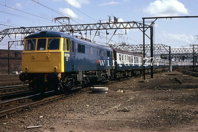 6X4 COLOUR RAILWAY photograph Class 86 86259 at Crewe 22.05.82 £1.00 ...