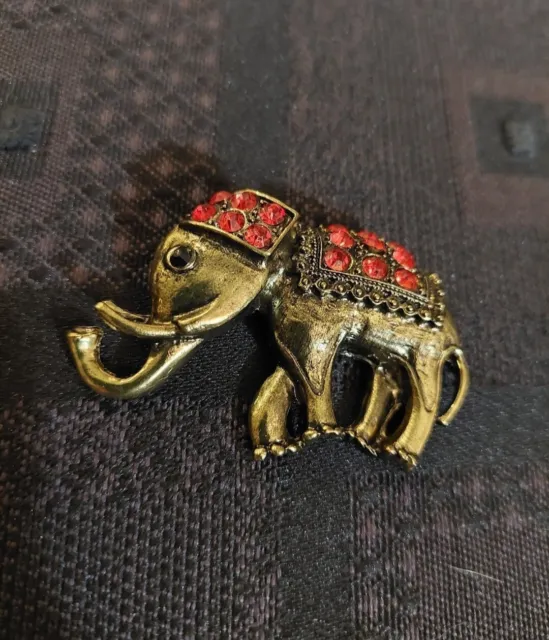 Dark Gold Brass Toned Ruby Red Colored India Elephant Pin Brooch Brooch Jewelry