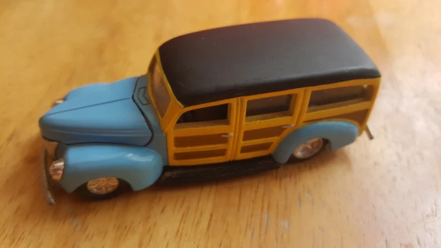 1999 RACING CHAMPIONS Beach Boys Surfin' Safari 40 Ford Woody 1/64