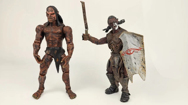 LORD OF THE Rings White Hand Uruk Hai and Newborn Lurtz Action Figures ...