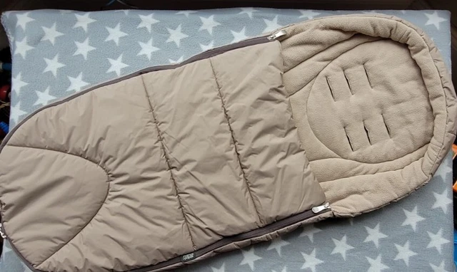 Mamas and Papas Cold Weather Cosytoes Footmuff in Cream Sand Biege Fleece Ocarro