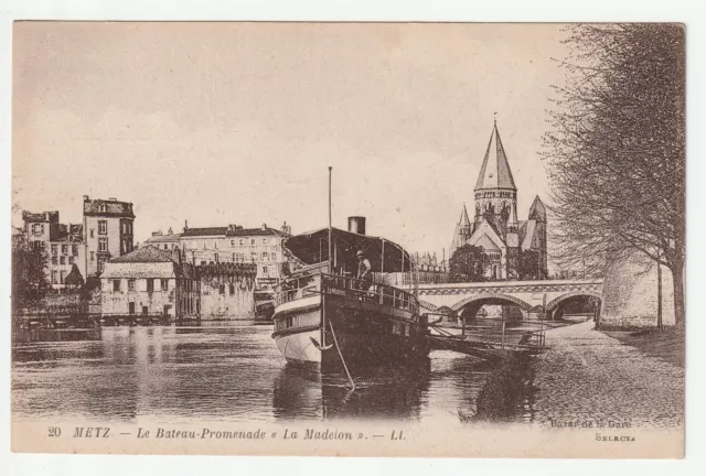 METZ - Moselle - CPA 57 - CPA 88 - Bateau promenade la Madelon Service Moulins