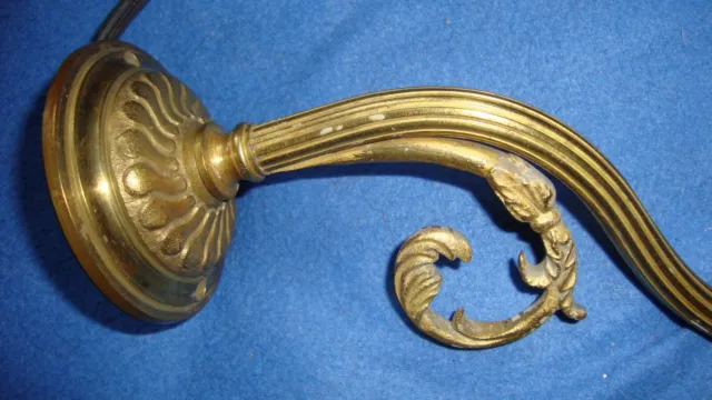 Ancienne Applique en Bronze Style Louis XVI avec Tulipe Verre 3