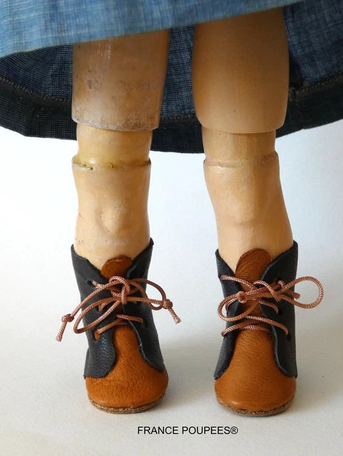 CHAUSSURES DE POUPÉE JUMEAU en cuir avec pompon 7cm