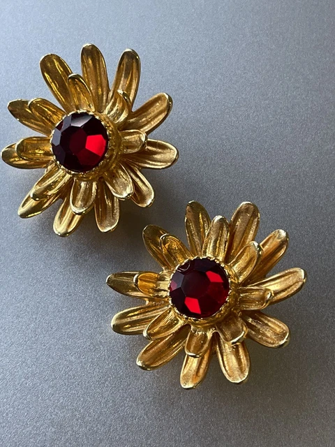 Ben Amun large red crystal and gold tone flower clip earrings. Excellent! Ben Amun large red crystal and gold tone flower clip earrings. Excellent!